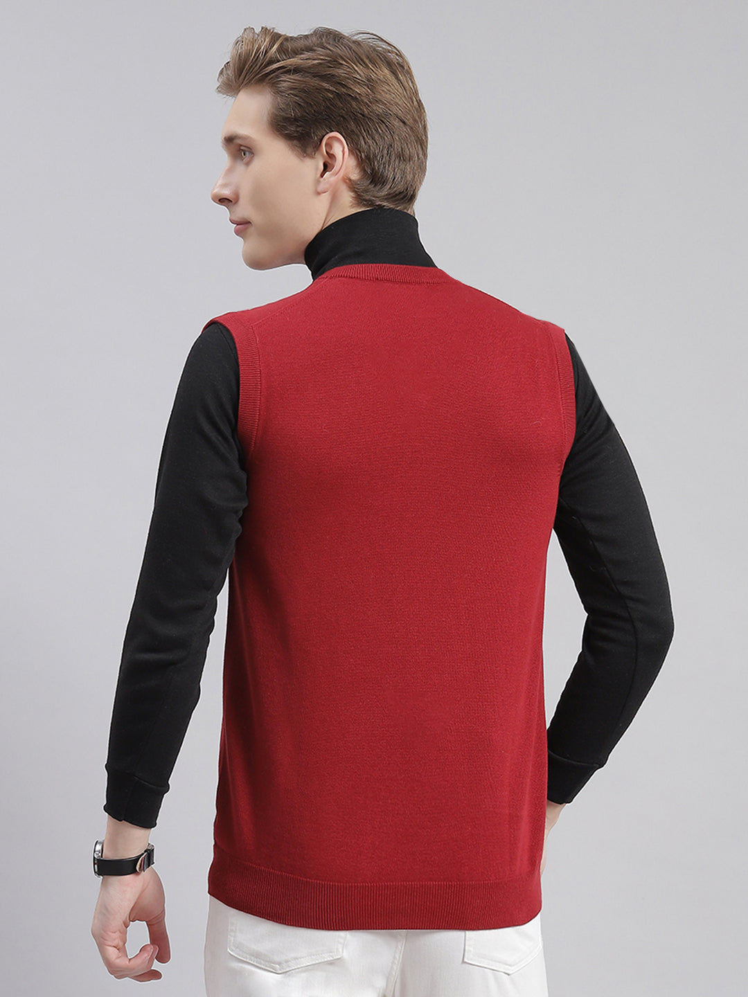 Men Maroon Solid V Neck Sleeveless Sweaters/Pullovers