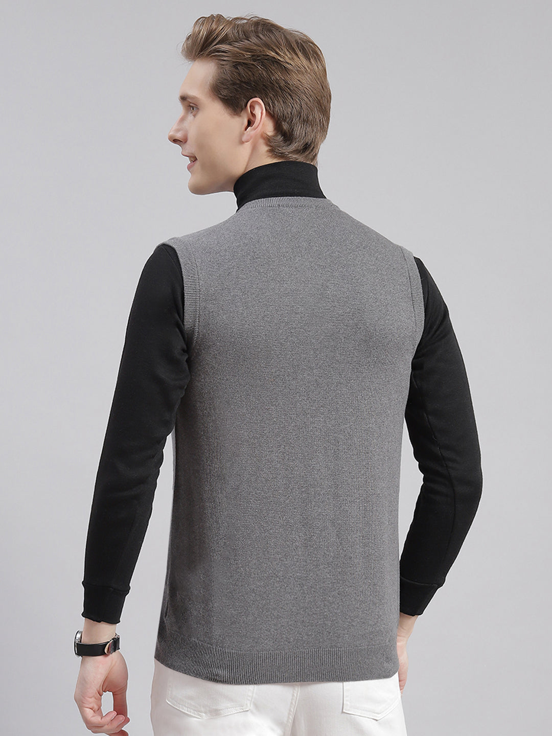 Men Grey Solid V Neck Sleeveless Sweaters/Pullovers