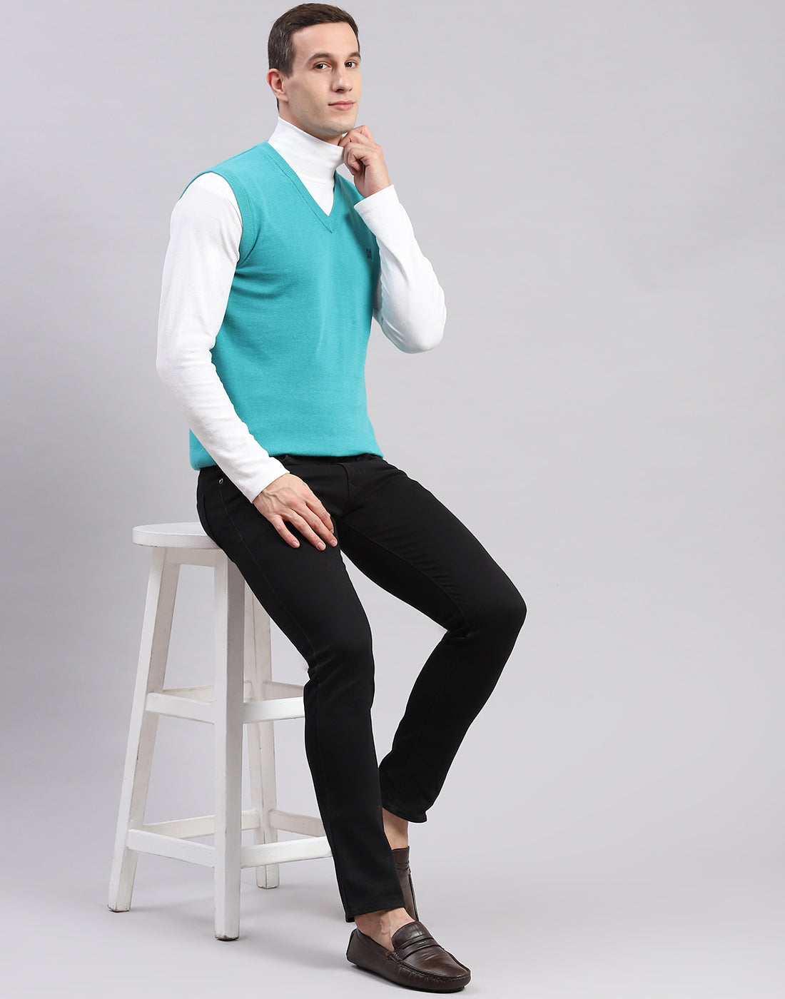 Men Turquoise Blue Solid V Neck Sleeveless Sweaters/Pullovers