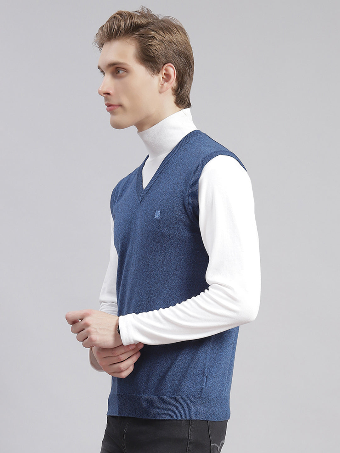 Men Blue Solid V Neck Sleeveless Sweaters/Pullovers