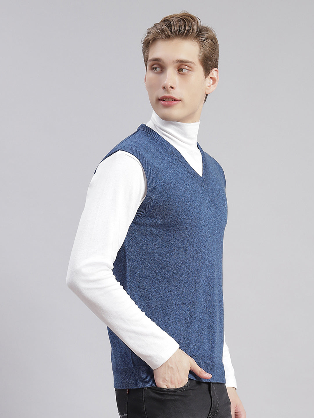 Men Blue Solid V Neck Sleeveless Sweaters/Pullovers