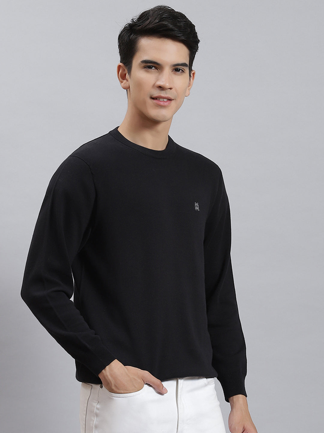 Men Black Solid Round Neck Full Sleeve Sweaters/Pullovers