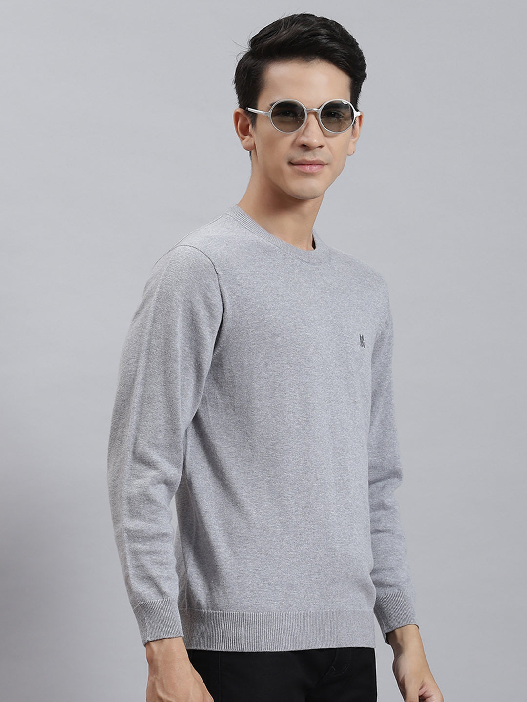 Men Grey Solid Round Neck Full Sleeve Sweaters/Pullovers