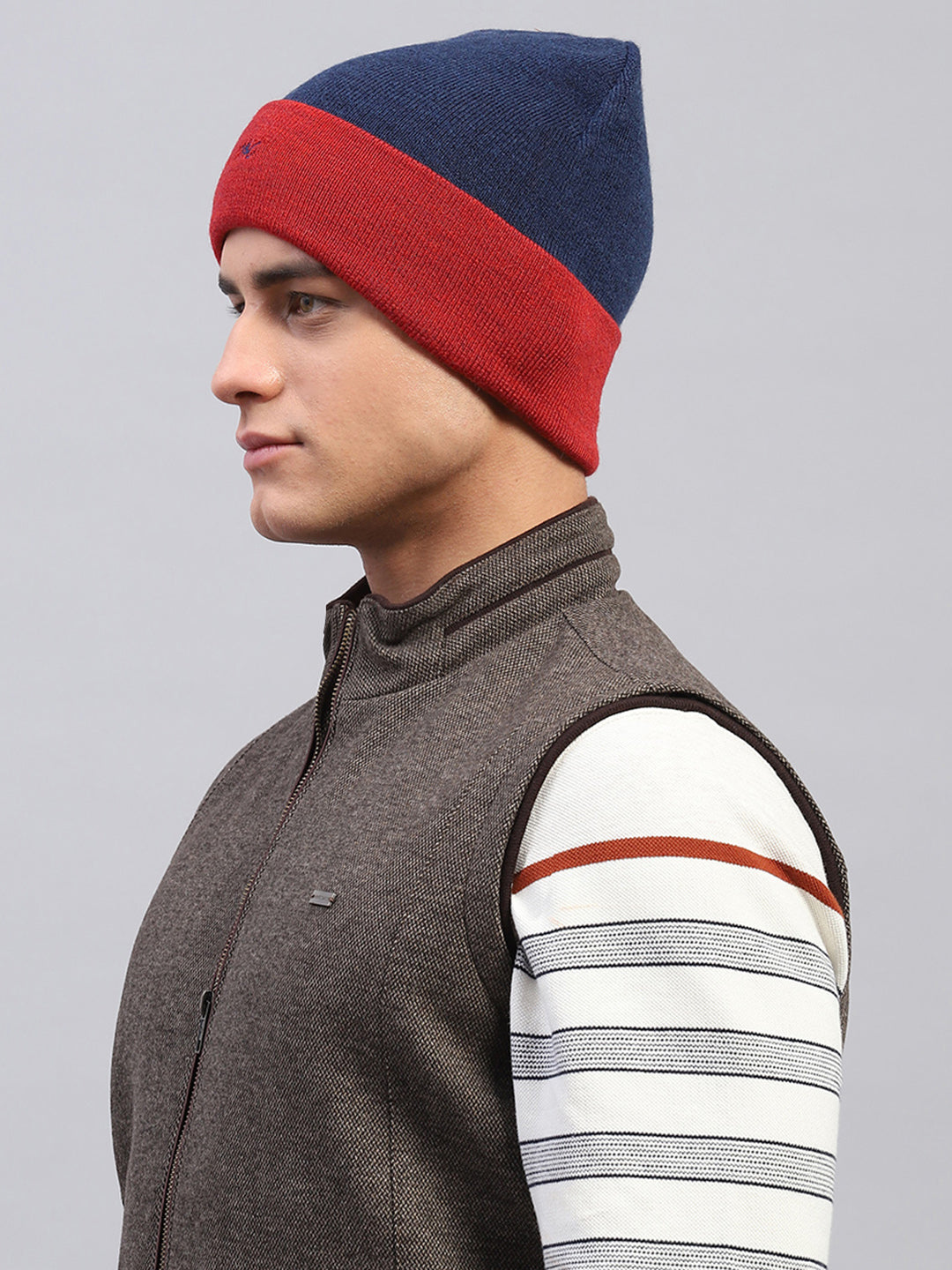 Men Maroon Self Design Cap