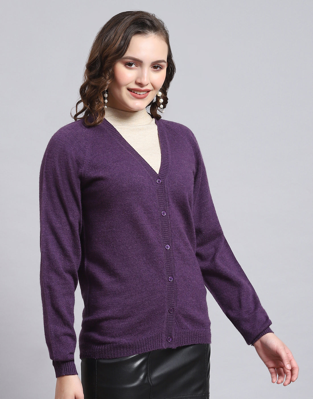 Women Purple Solid V Neck Full Sleeve Sweater