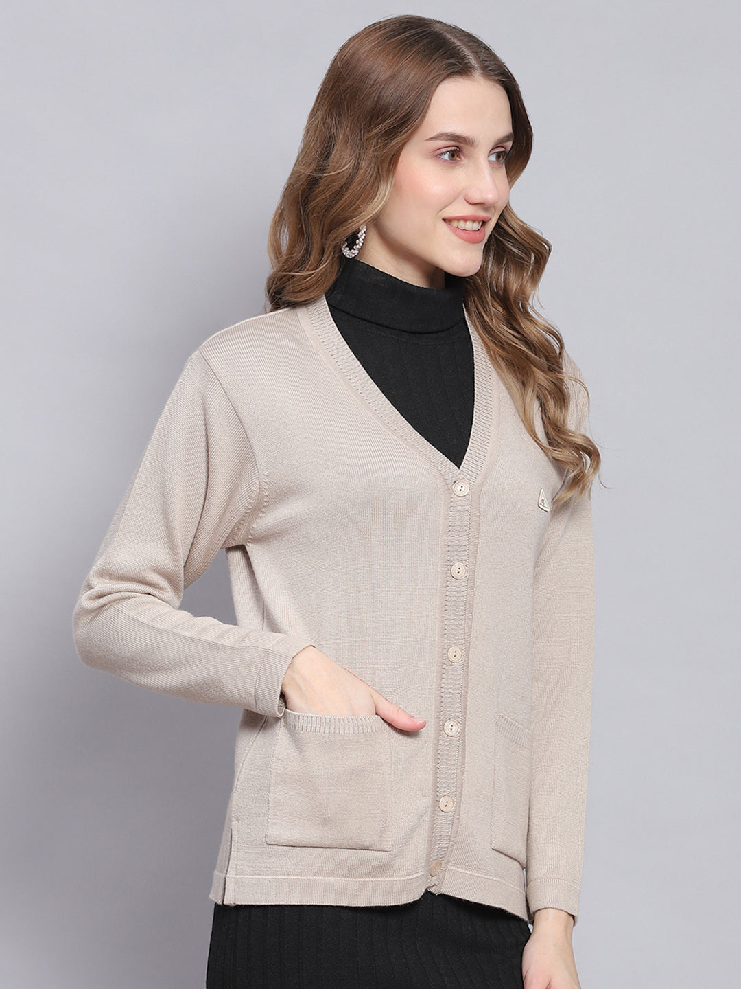 Women Beige Solid V Neck Full Sleeve Cardigans