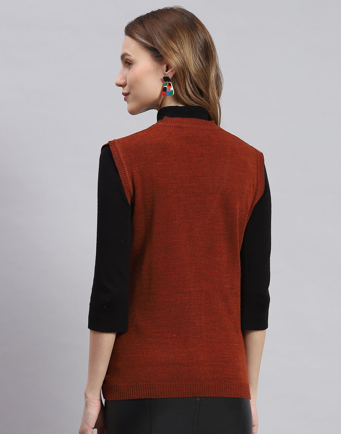 Women Rust Solid V Neck Sleeveless Cardigans