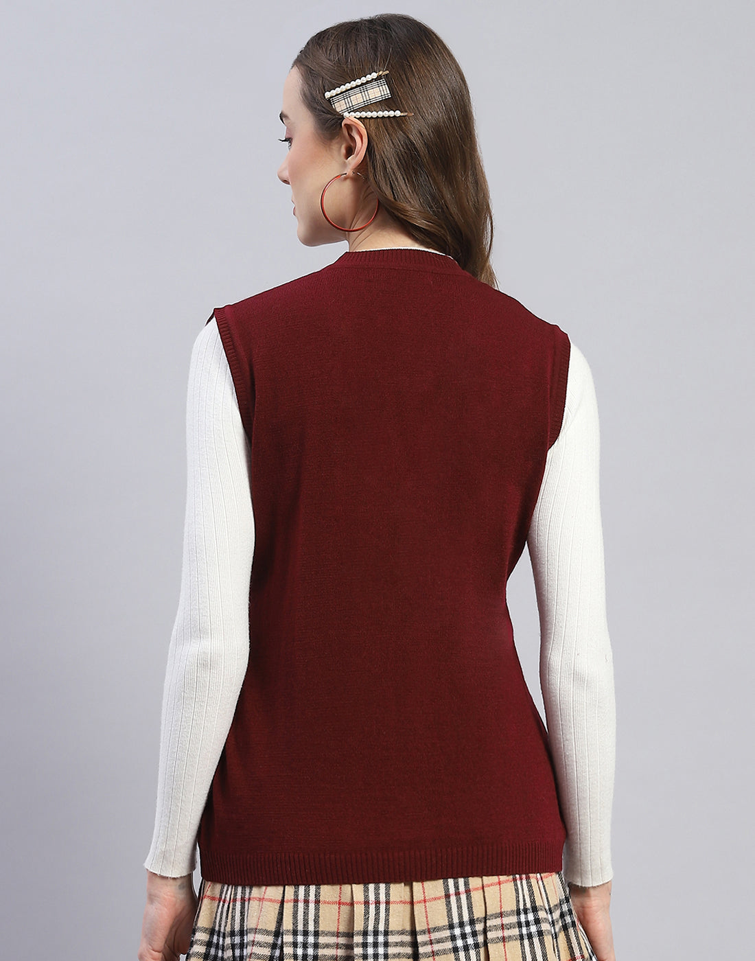 Women Burgundy Solid V Neck Sleeveless Cardigan