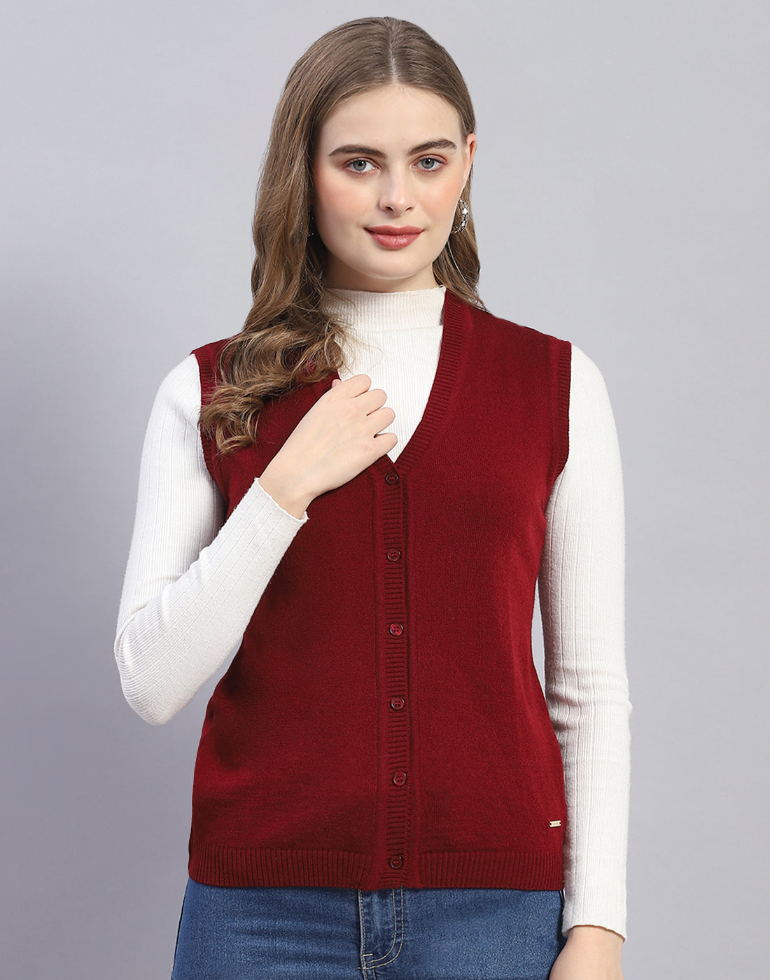 Women Maroon Solid V Neck Sleeveless Cardigan