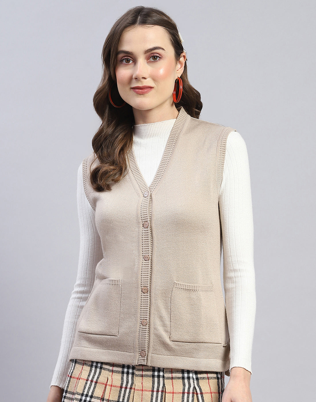 Women Beige Solid V Neck Sleeveless Cardigan