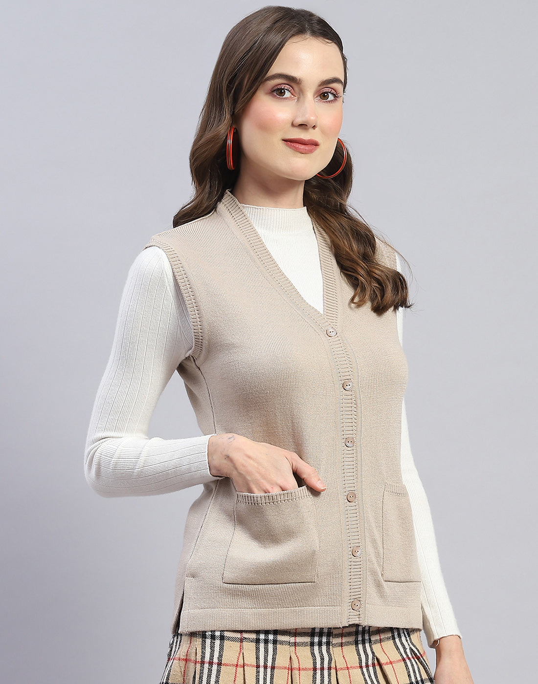 Women Beige Solid V Neck Sleeveless Cardigan