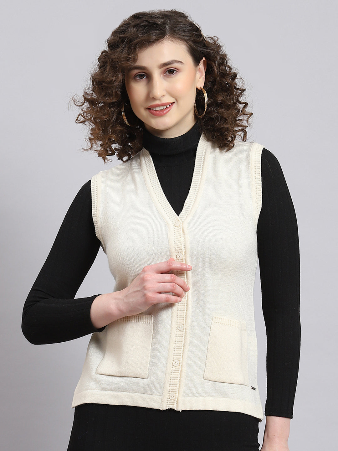 Women Cream Solid V Neck Sleeveless Cardigan