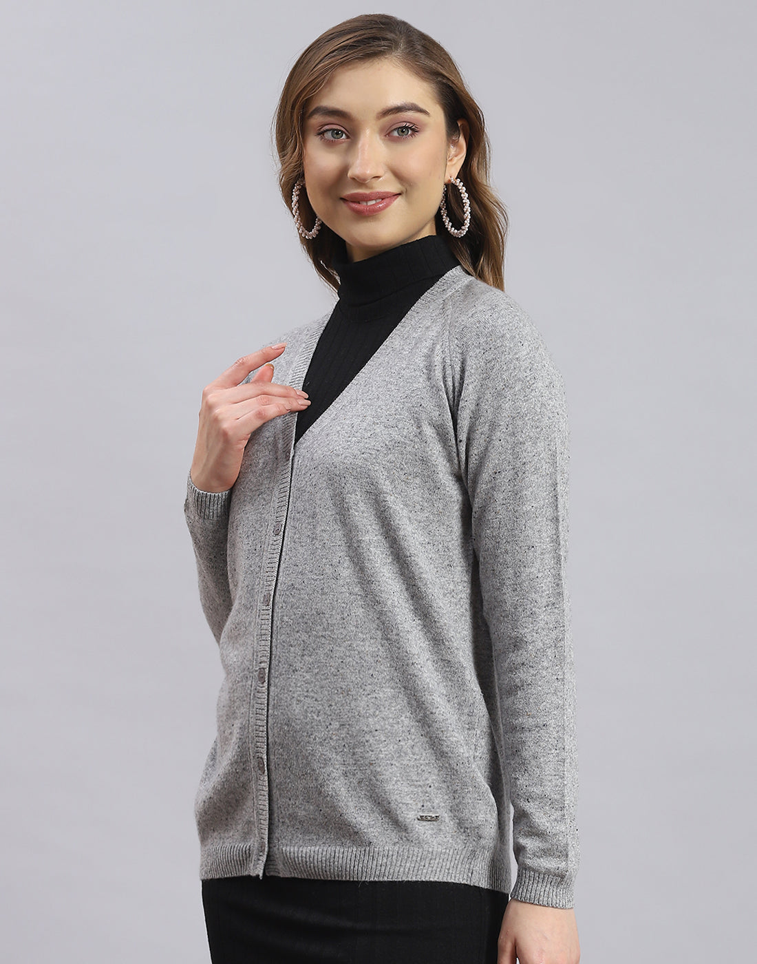Women Grey Solid V Neck Full Sleeve Sweater