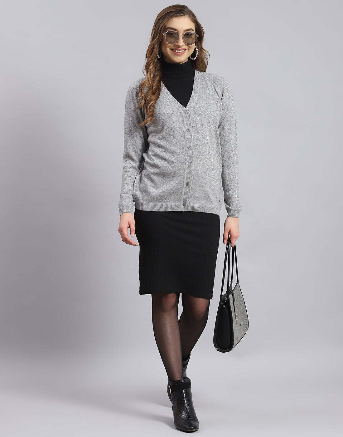 Women Grey Solid V Neck Full Sleeve Sweater