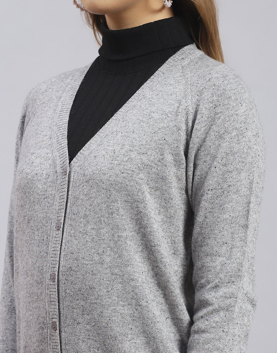 Women Grey Solid V Neck Full Sleeve Sweater