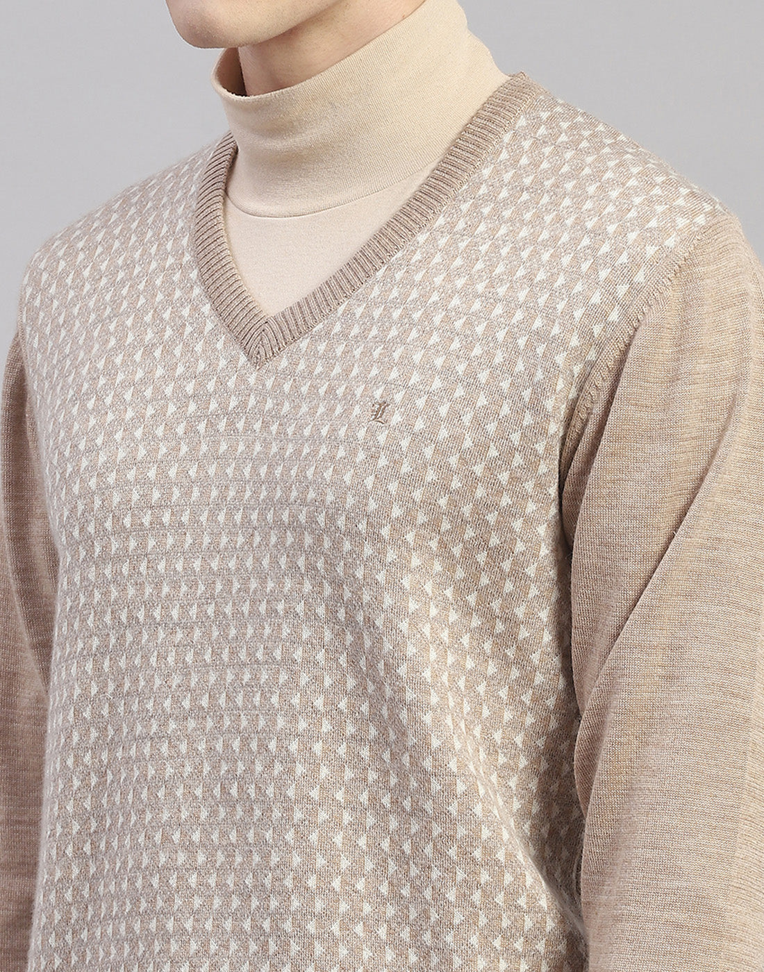 Men Beige Self Design V Neck Full Sleeve Pullover
