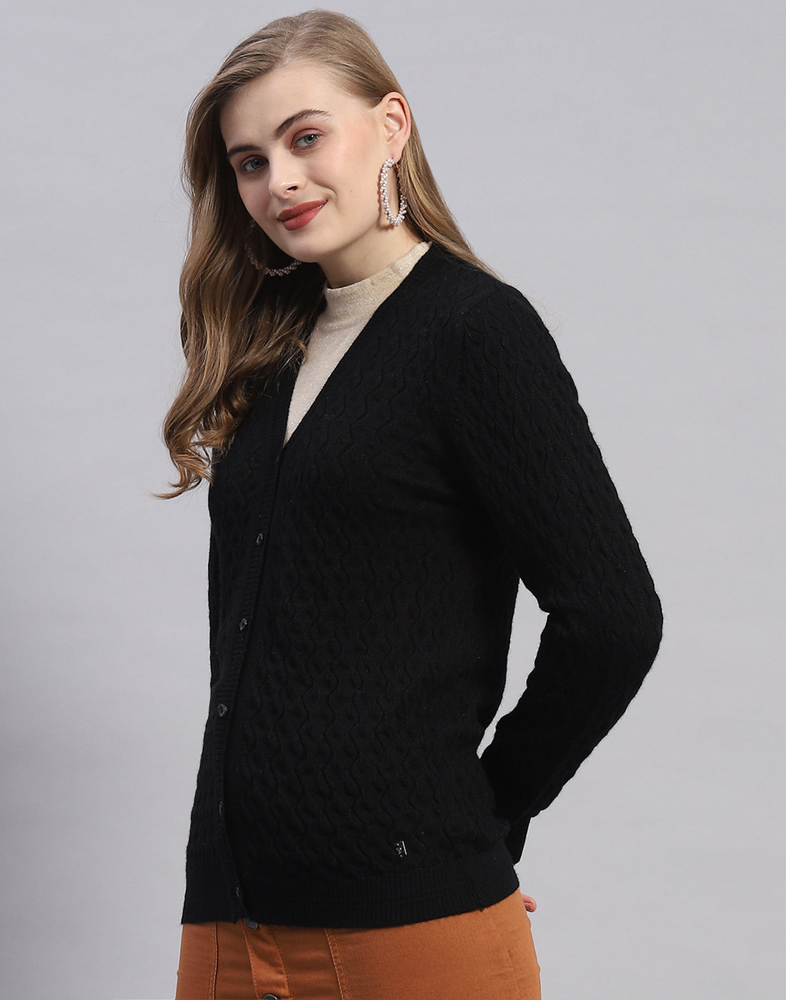 Women Black Solid V Neck Full Sleeve Cardigan