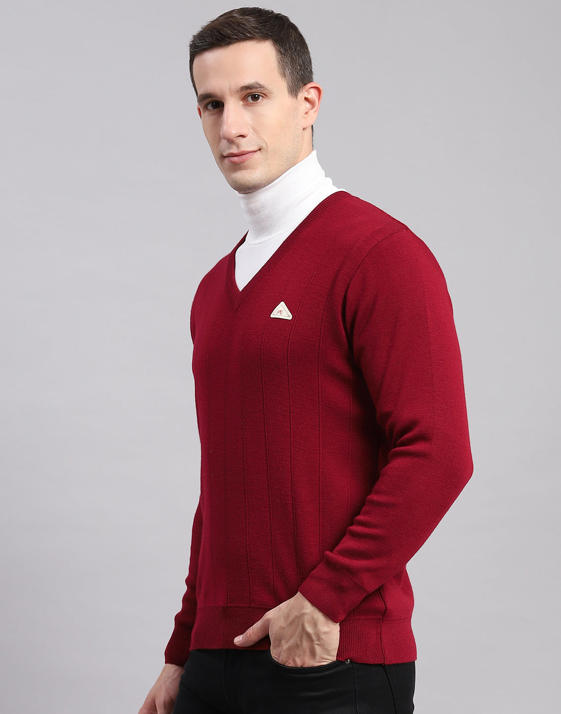 Men Maroon Solid V Neck Full Sleeve Sweaters/Pullovers
