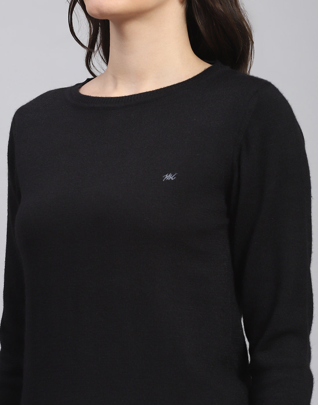 Women Black Solid Round Neck Full Sleeve Sweater