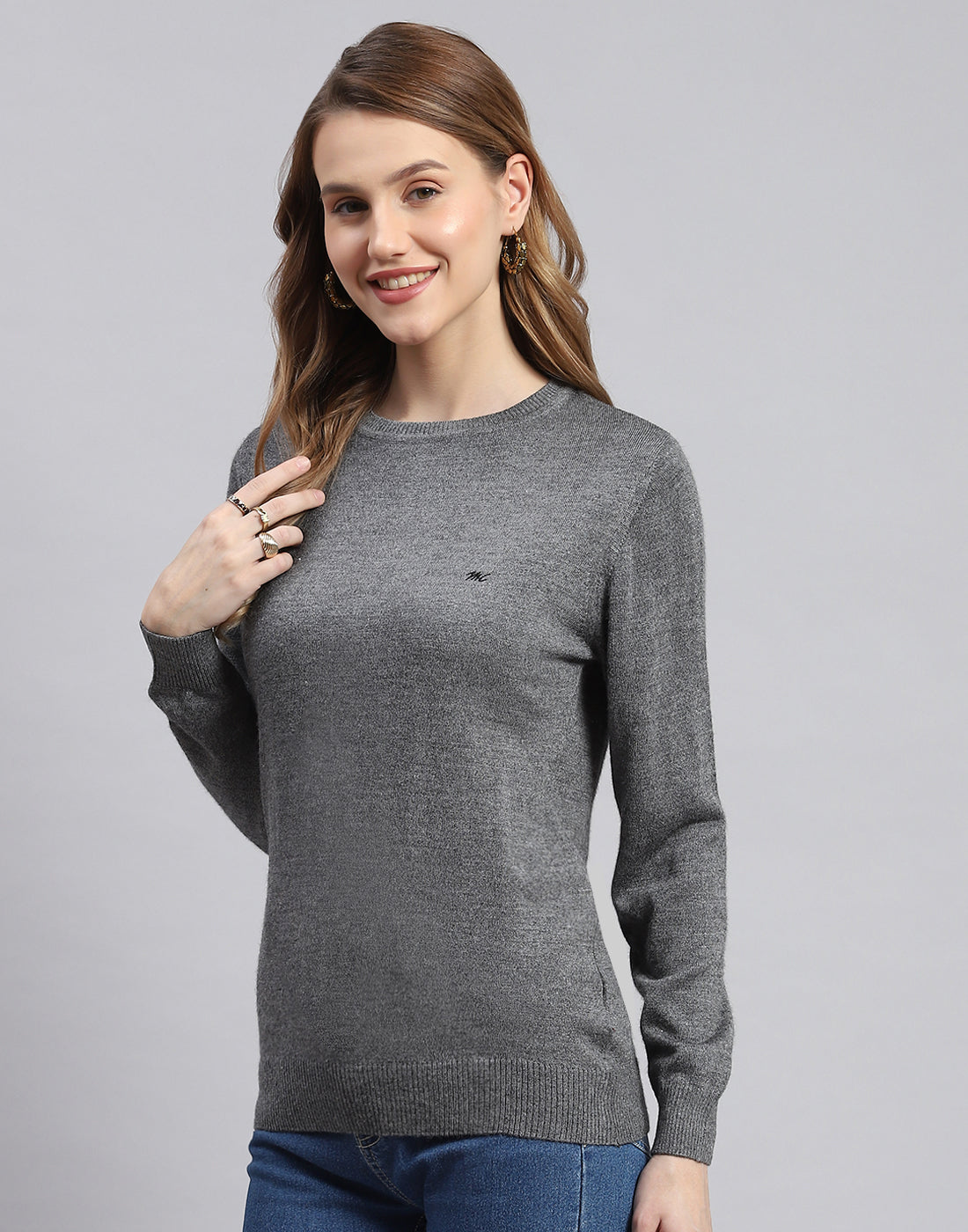 Women Grey Solid Round Neck Full Sleeve Sweater