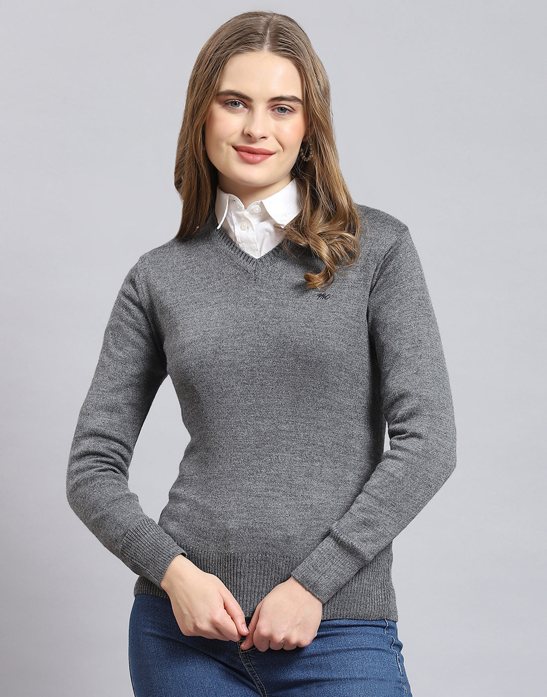 Women Grey Solid V Neck Full Sleeve Sweater - Main Image