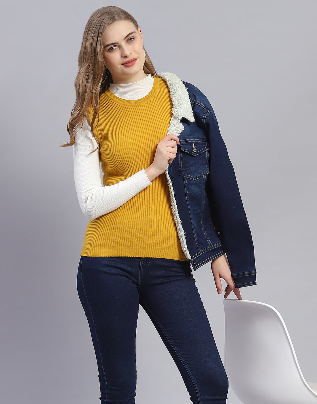 Women Yellow Solid Round Neck Sleeveless Sweater