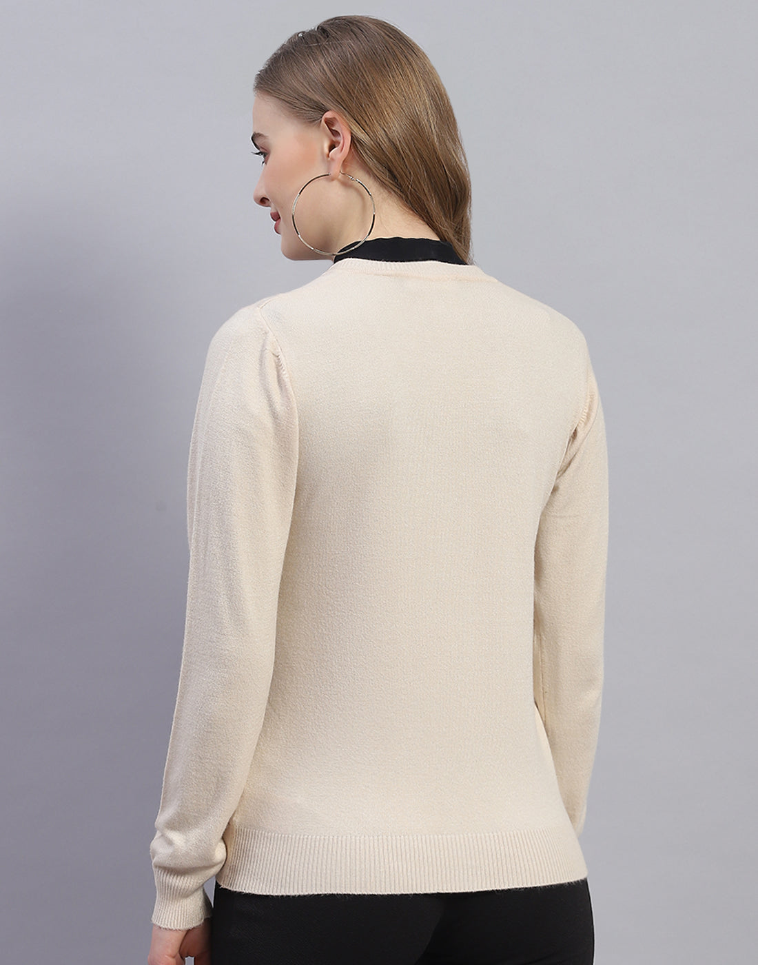 Women Beige Solid V Neck Full Sleeve Cardigan