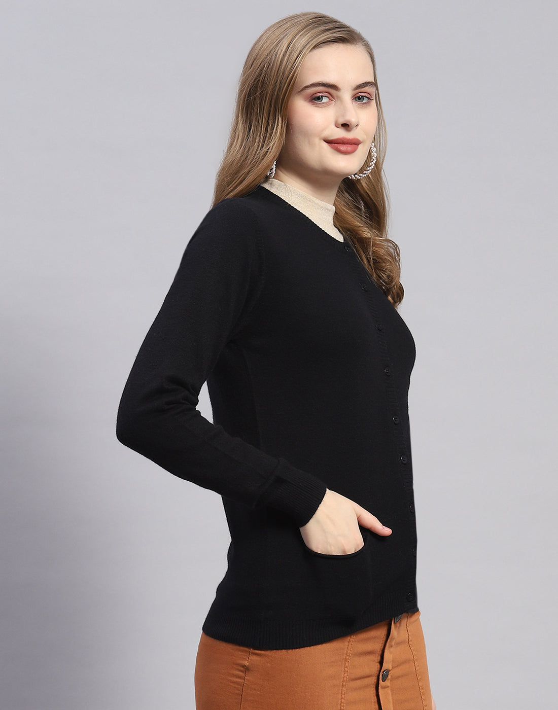 Women Black Solid Round Neck Full Sleeve Cardigan