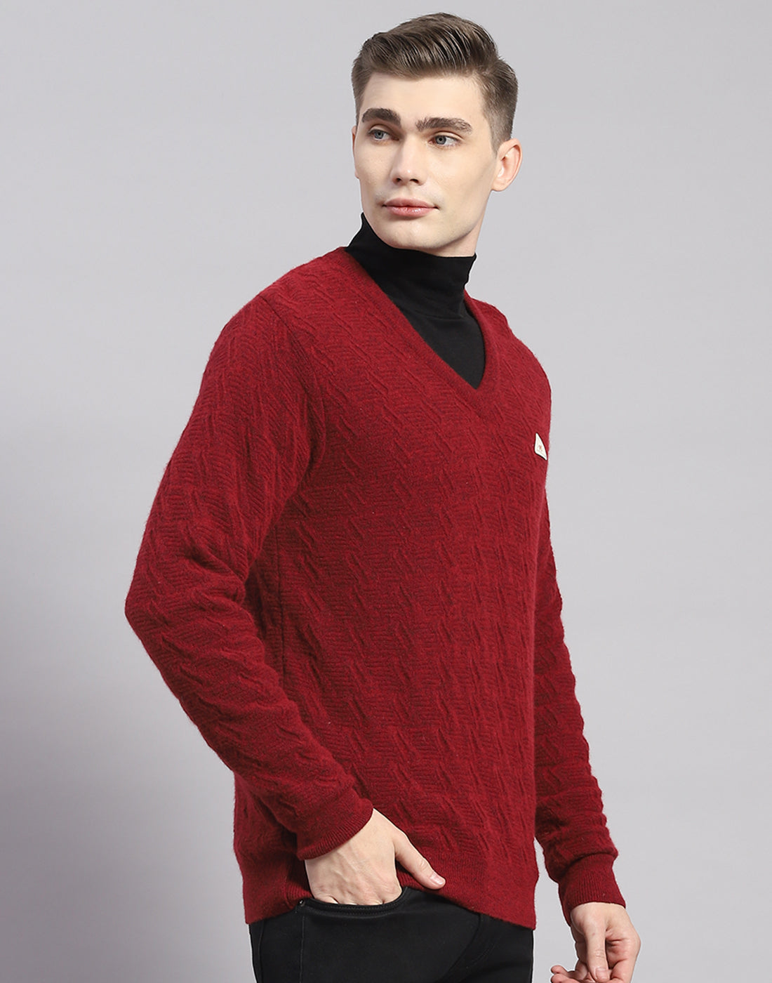 Men Maroon Solid V Neck Full Sleeve Pullover