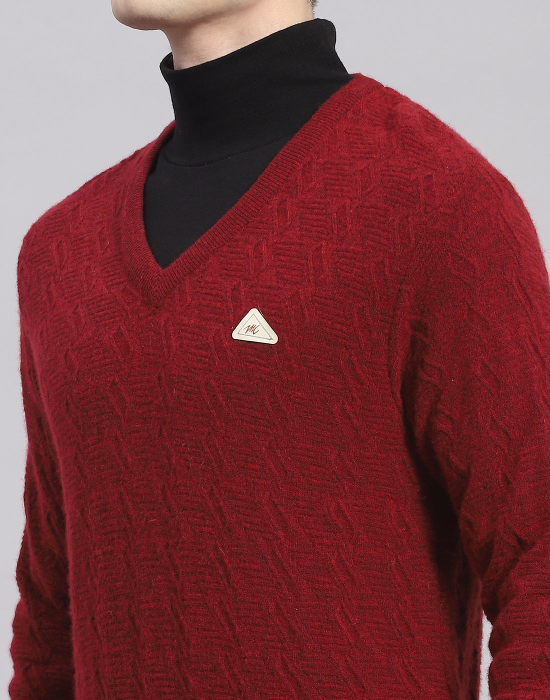 Men Maroon Solid V Neck Full Sleeve Pullover