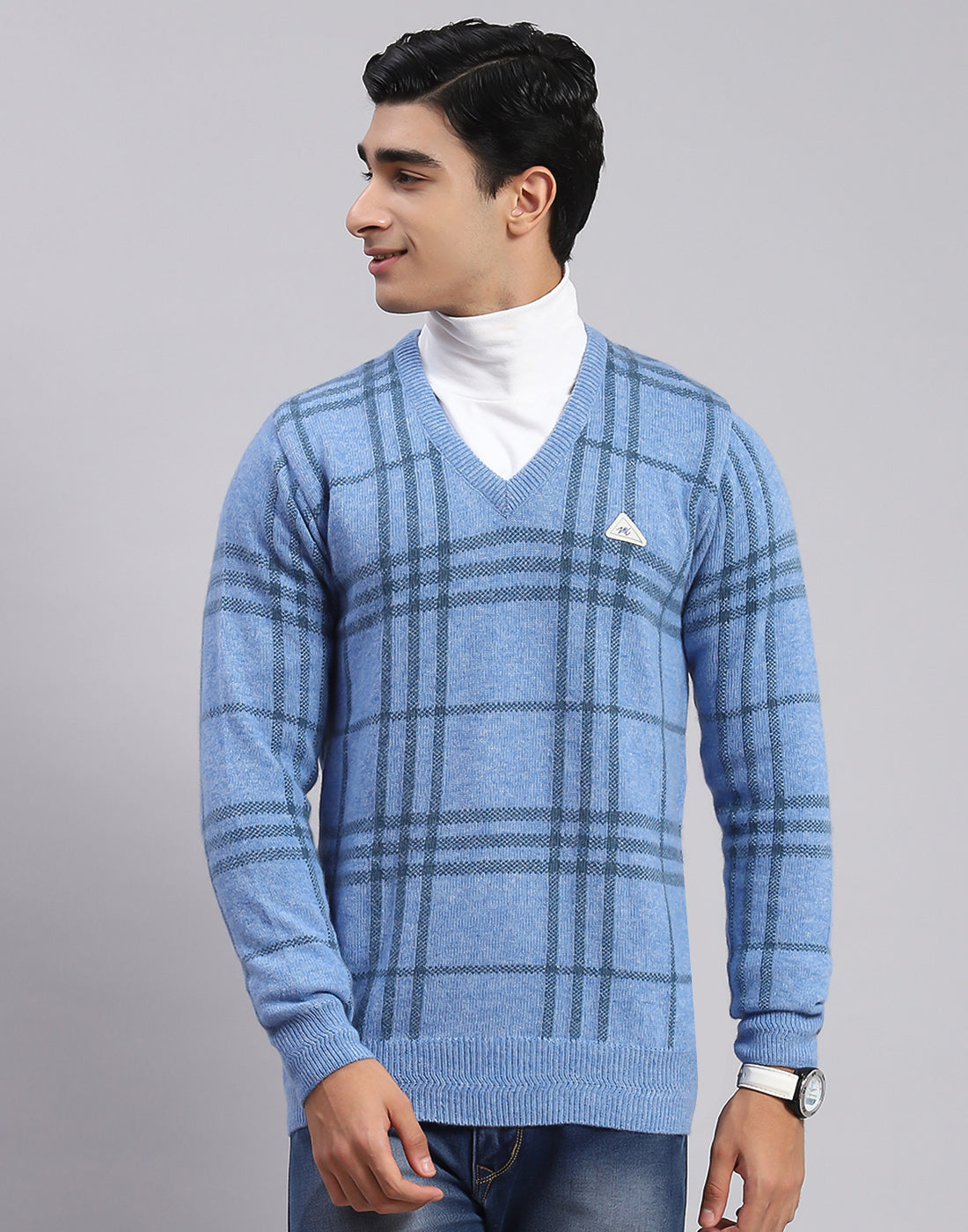 Men Blue Check V Neck Full Sleeve Sweaters/Pullovers