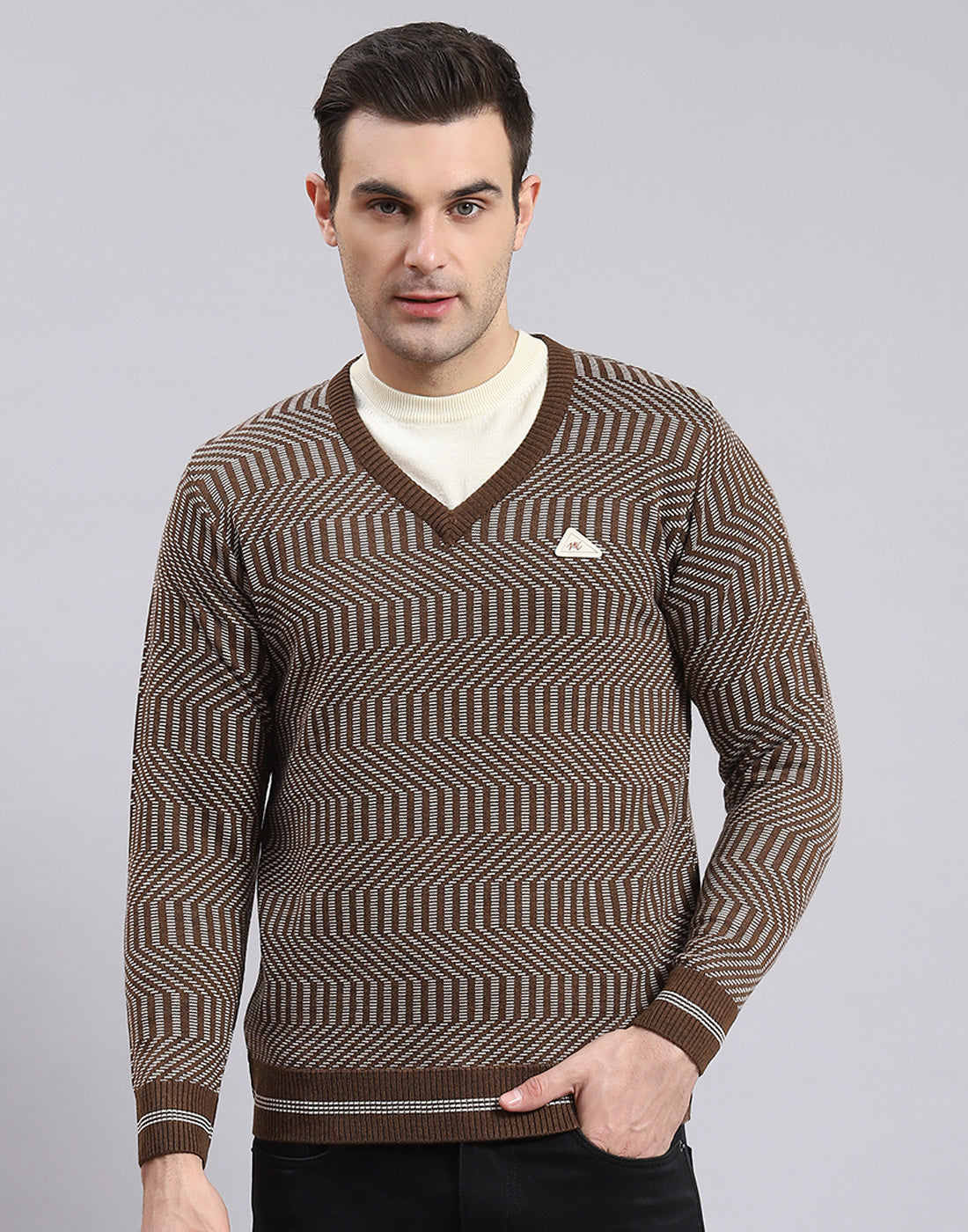 Men Brown Solid V Neck Full Sleeve Sweater