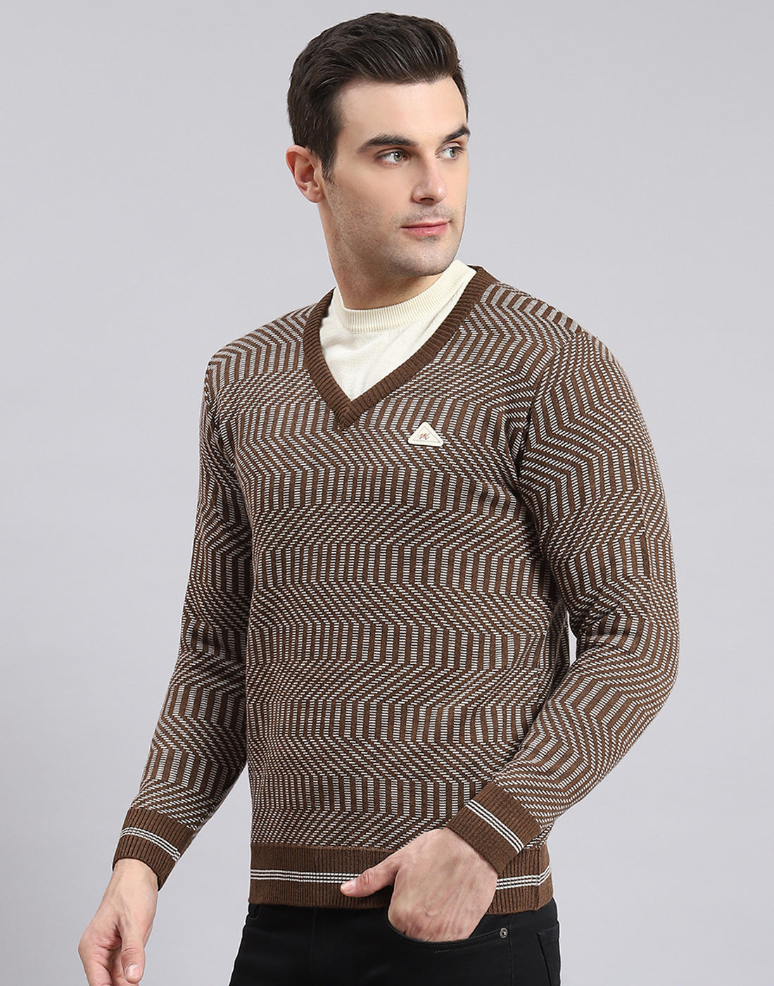 Men Brown Solid V Neck Full Sleeve Sweater