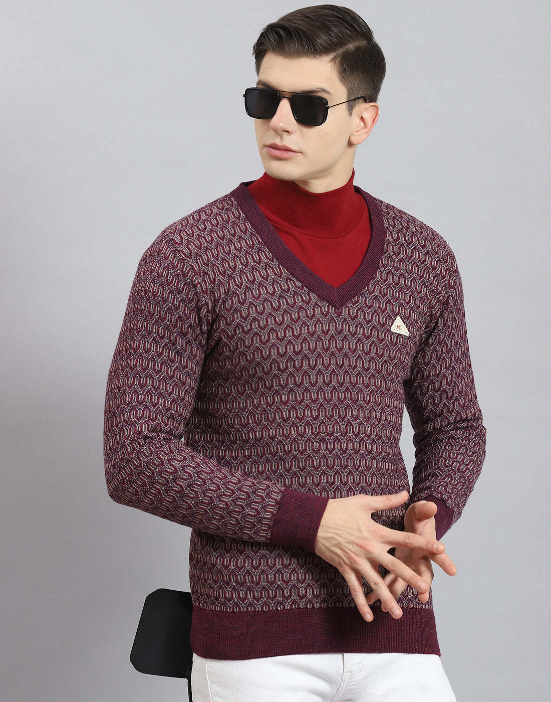 Men Purple Self Design V Neck Full Sleeve Sweater