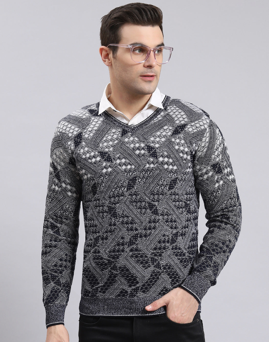 Men Grey Self Design V Neck Full Sleeve Sweater
