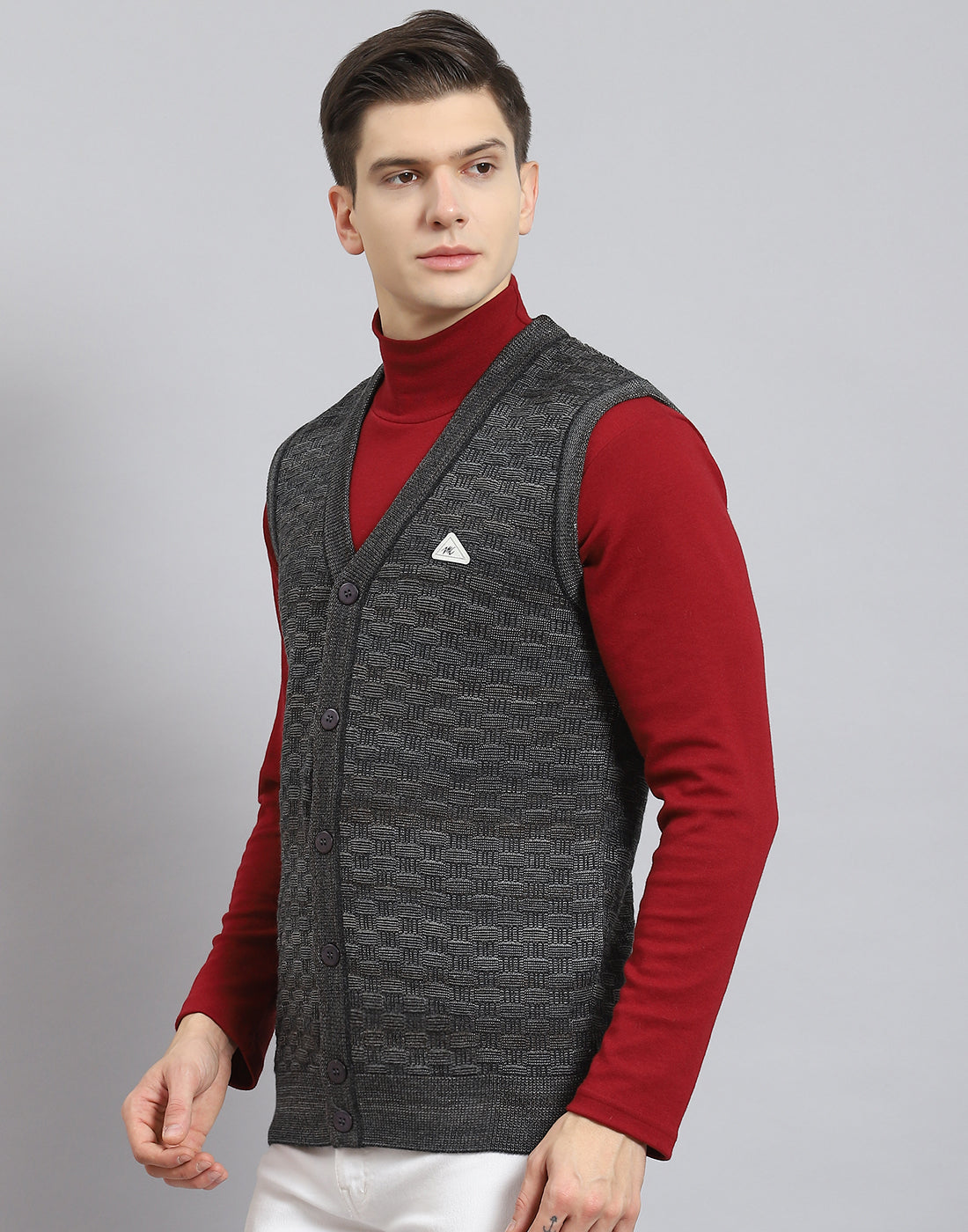 Men Grey Self Design V Neck Sleeveless Sweater