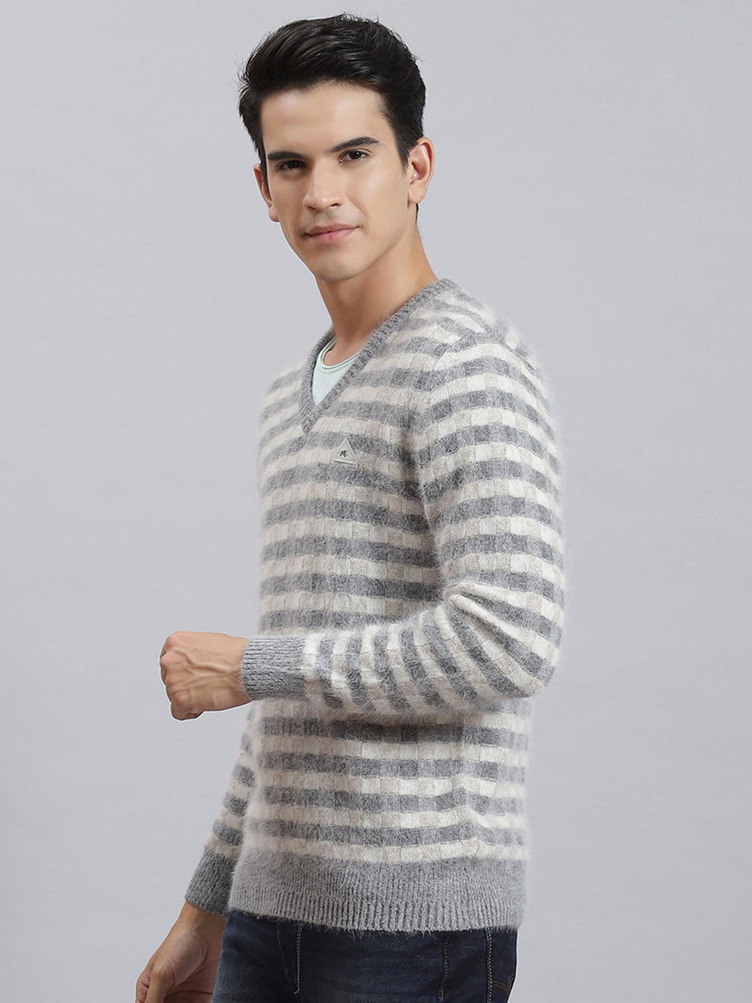 Men Grey Self Design V Neck Full Sleeve Sweaters/Pullovers