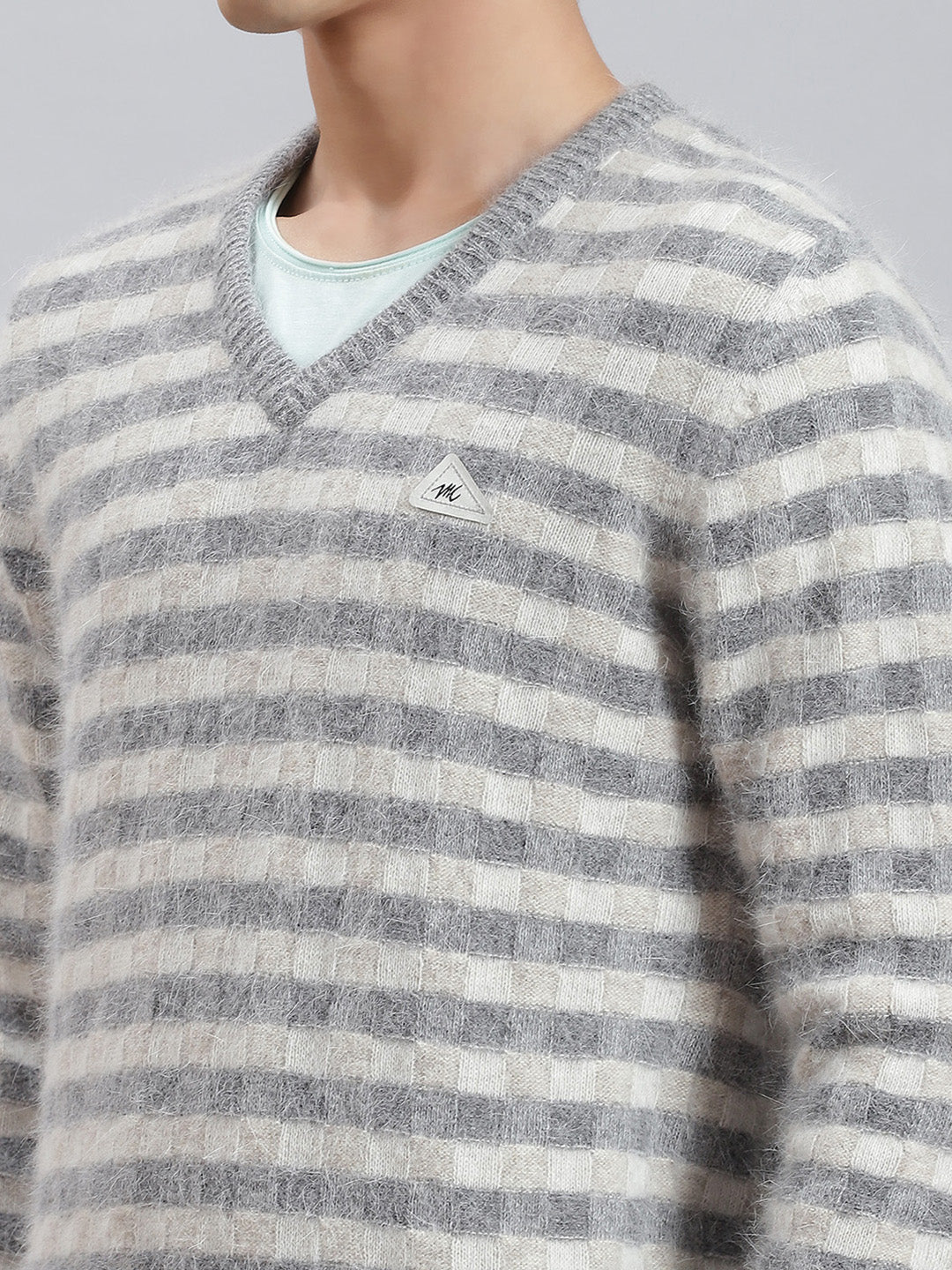 Men Grey Self Design V Neck Full Sleeve Sweaters/Pullovers