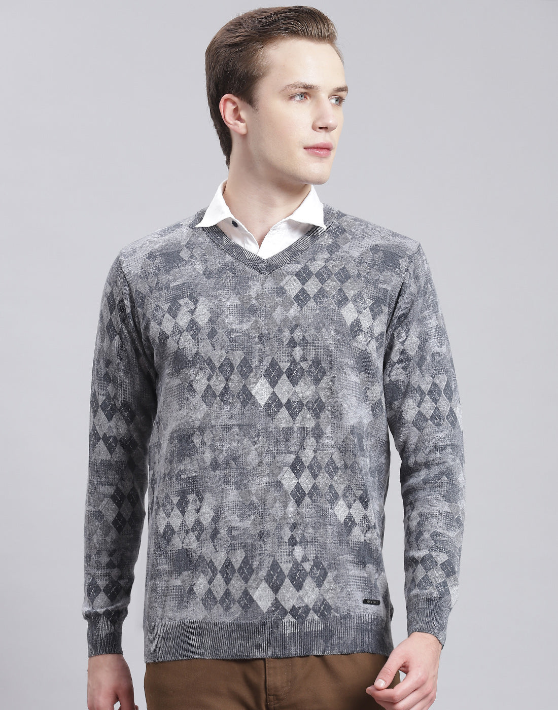 Buy Men Grey Self Design V Neck Full Sleeve Sweater Online in
