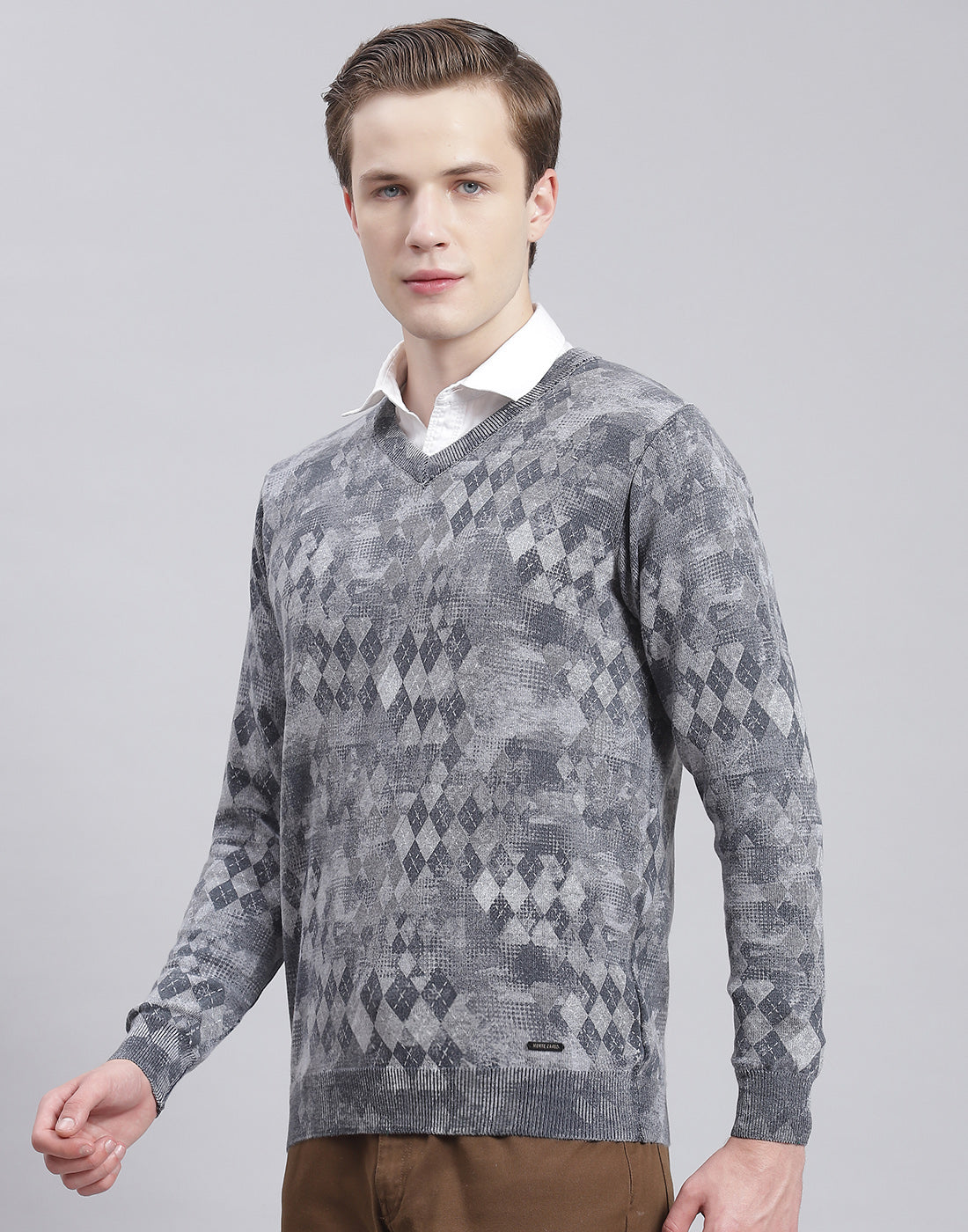 Men Grey Self Design V Neck Full Sleeve Sweater
