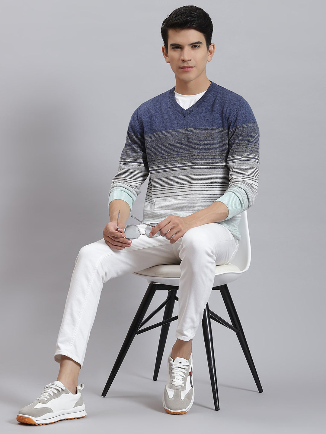 Men Blue Stripe V Neck Full Sleeve Sweaters/Pullovers