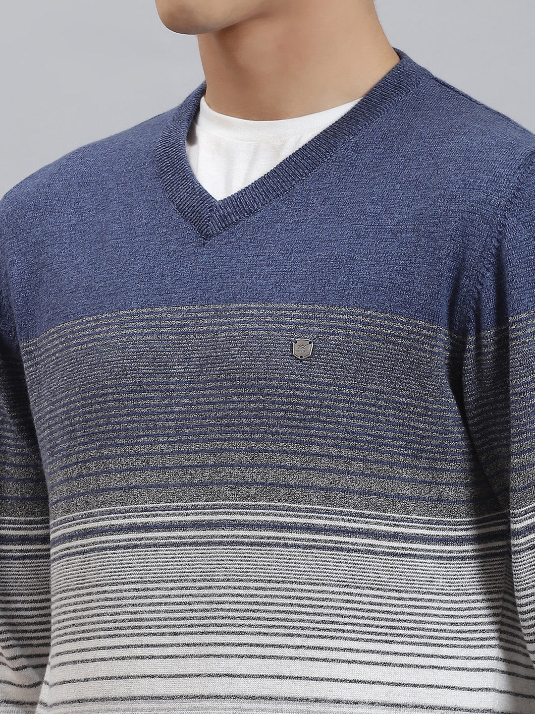 Men Blue Stripe V Neck Full Sleeve Sweaters/Pullovers