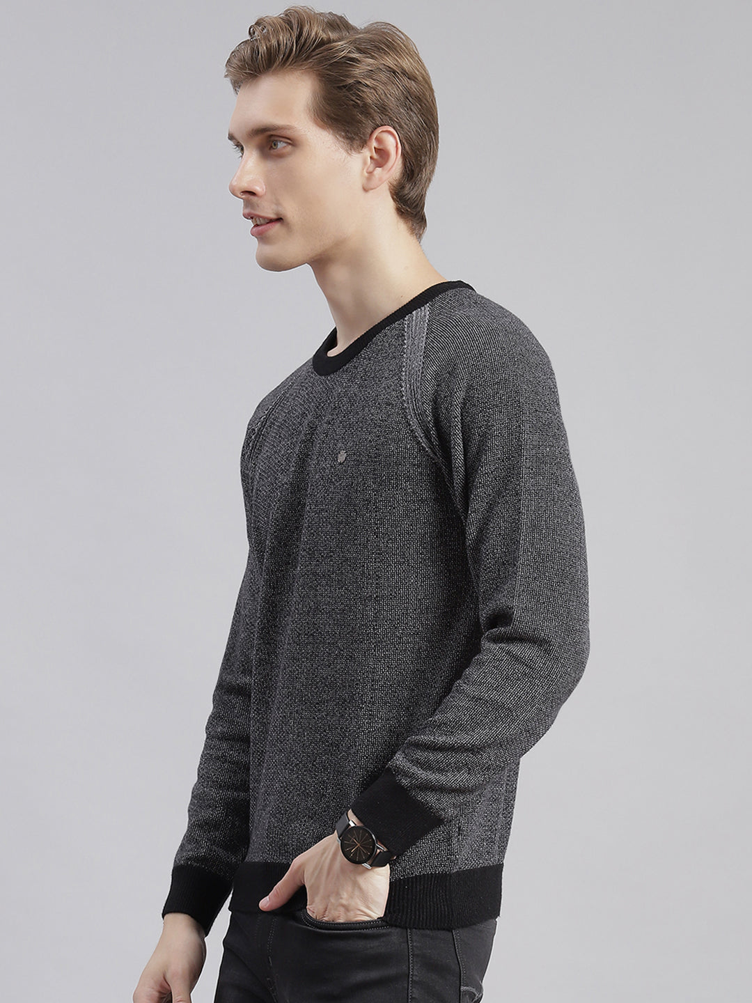 Men Black Solid Round Neck Full Sleeve Sweaters/Pullovers