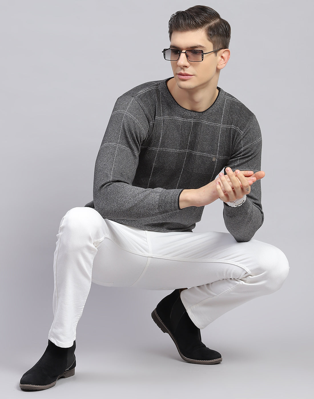 Men Grey Solid Round Neck Full Sleeve Sweater