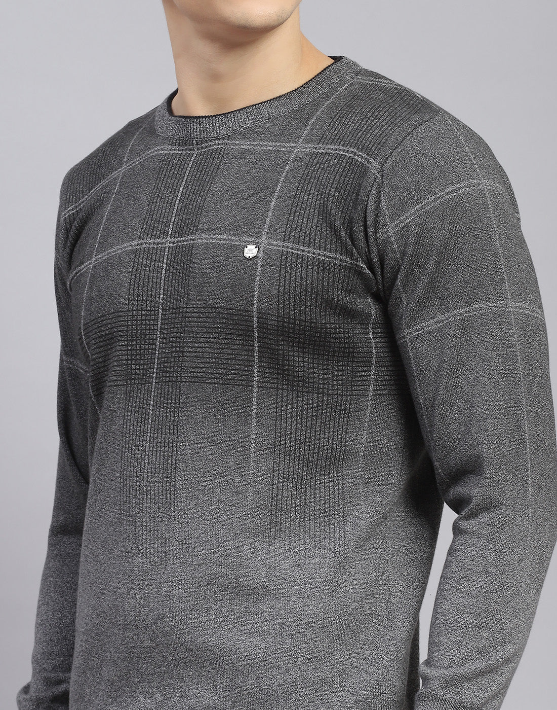 Men Grey Solid Round Neck Full Sleeve Sweater