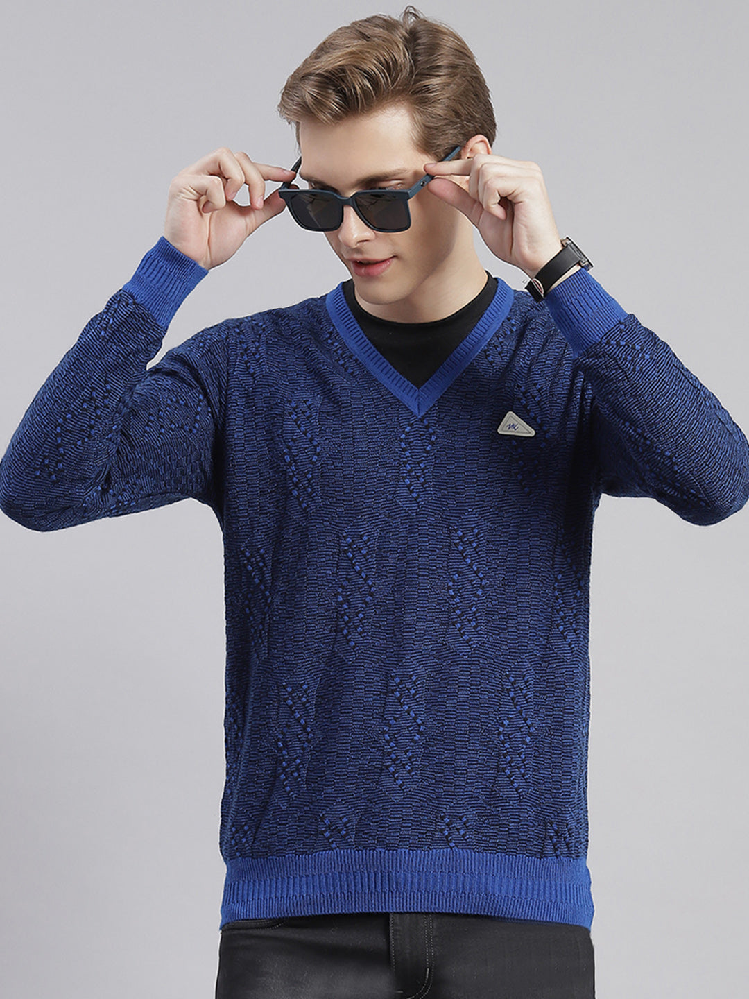 Men Blue Self Design V Neck Full Sleeve Sweaters/Pullovers