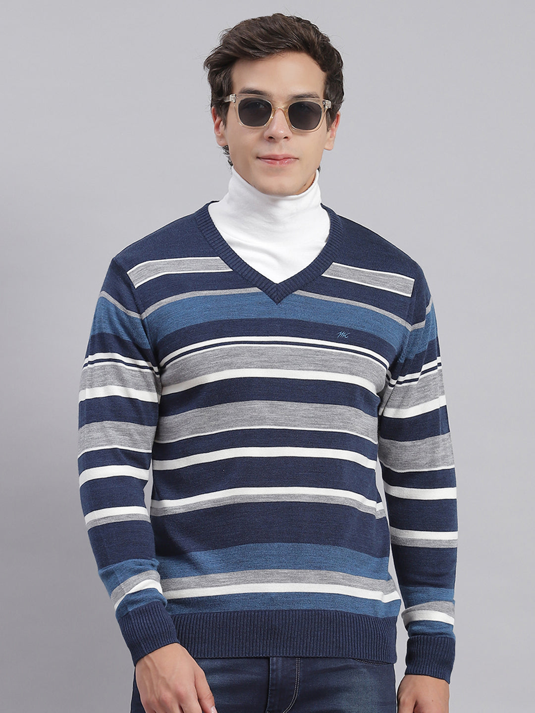 Men Blue Stripe V Neck Full Sleeve Sweaters/Pullovers
