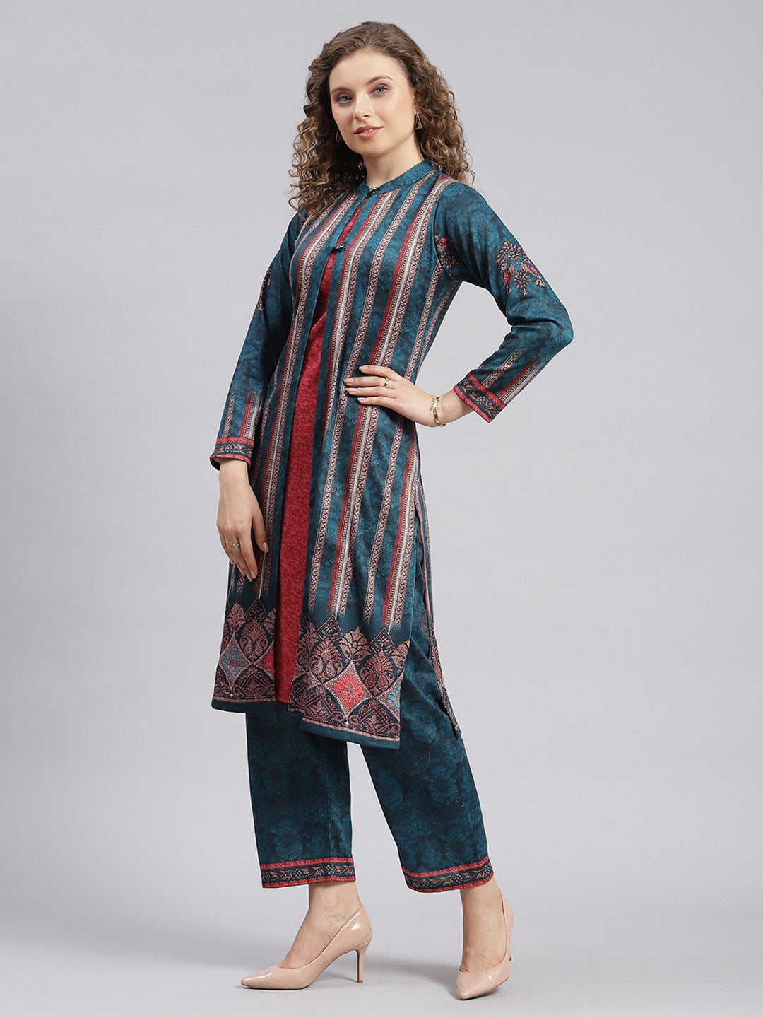 Women Blue & Red Self Design Wool blend Kurti Set