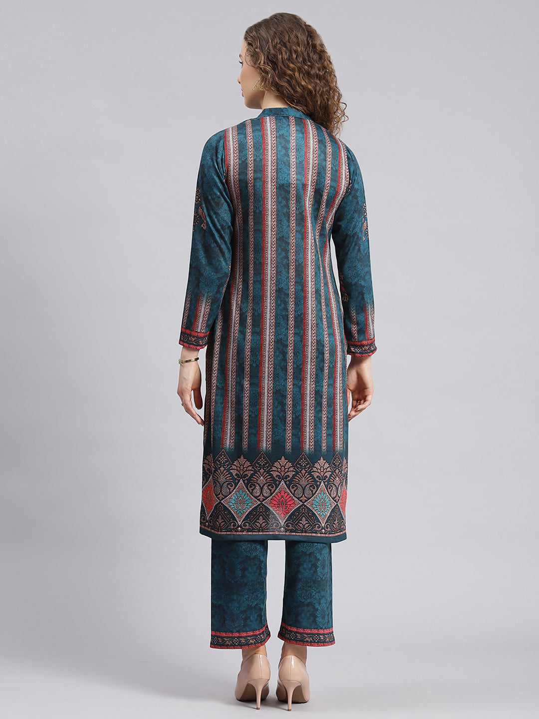 Women Blue & Red Self Design Wool blend Kurti Set