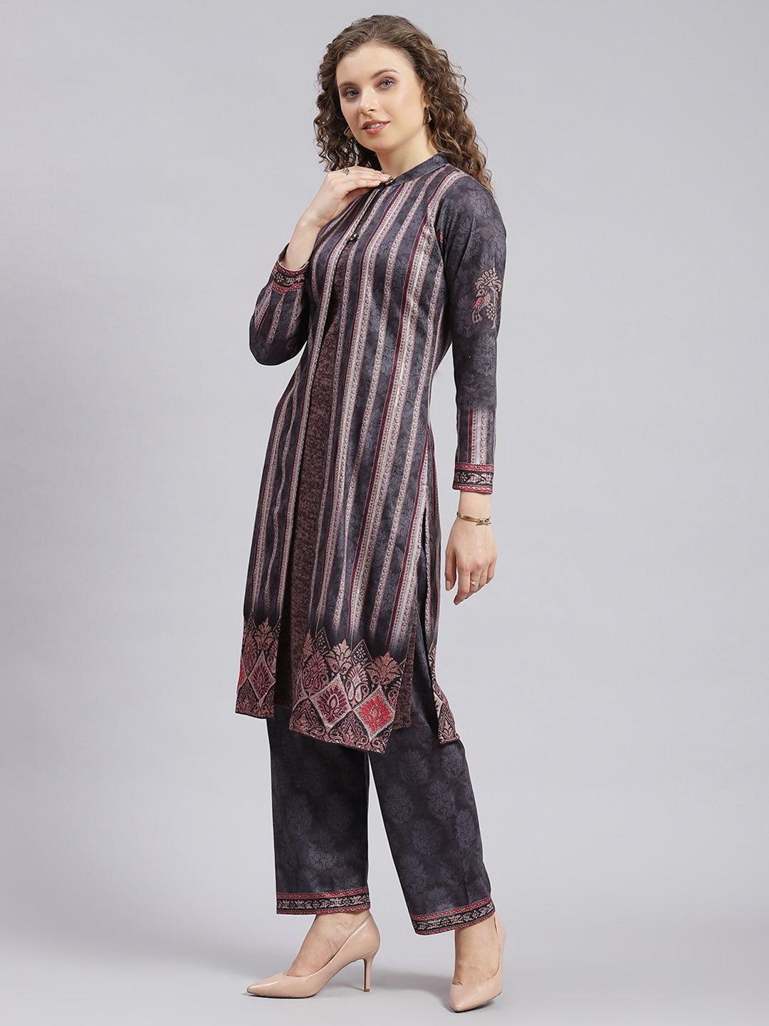 Women Grey Self Design Wool blend Kurti Set